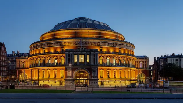 Raye’s Royal Albert Hall ticket sign‑up swamped by AI‑driven bots, prompting manual review